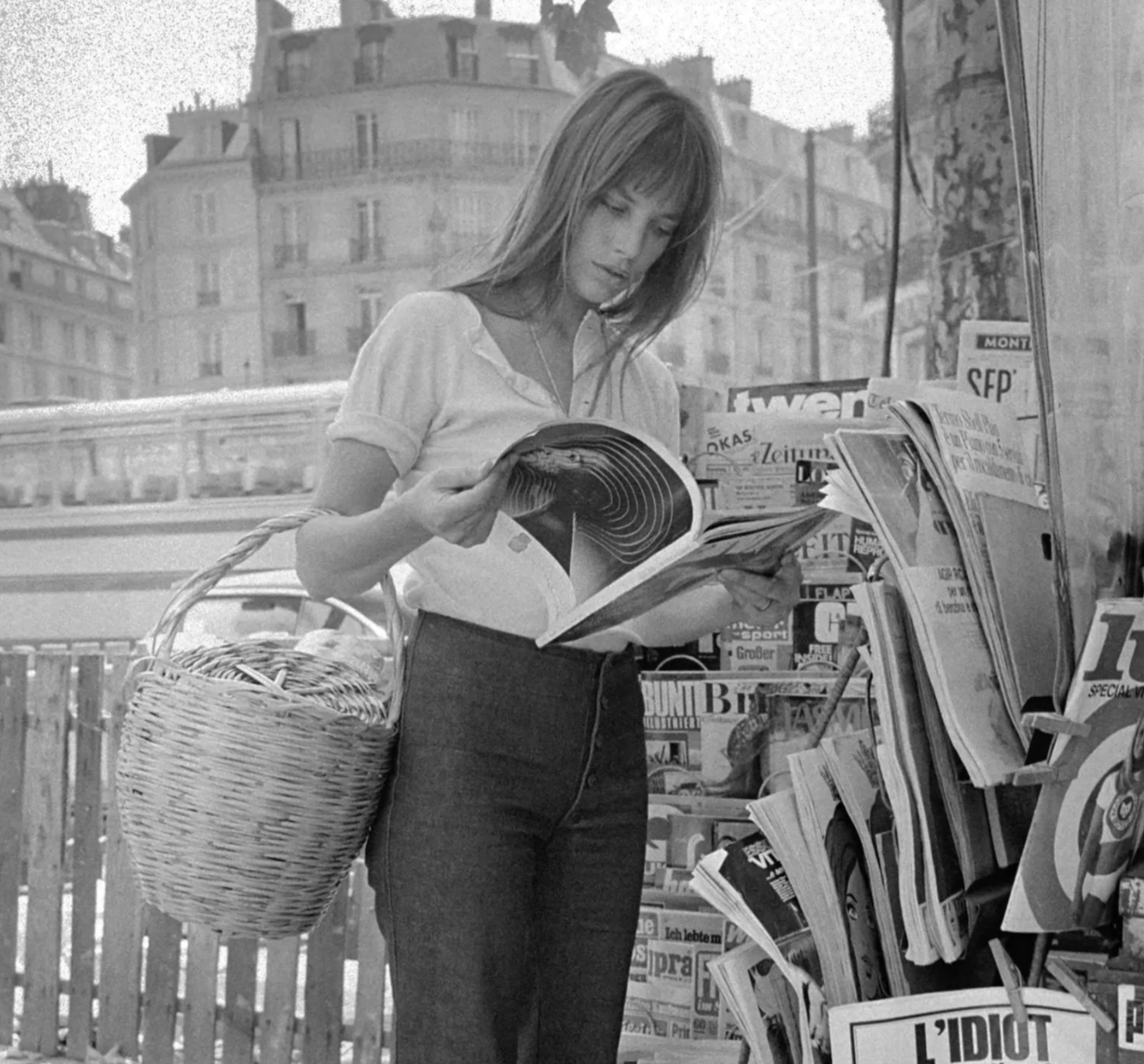 Cane basket with lid